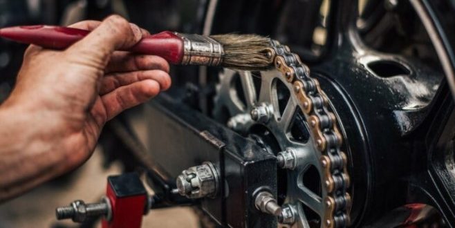 Merawat Rantai Motor supaya Tidak Gampang Kendor dan Karatan